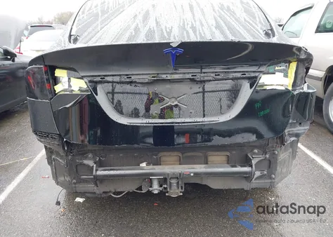 2018 Tesla Model X 100D/75D/P100D z USA, uszkodzony, nr VIN 5YJXCDE28JF122289